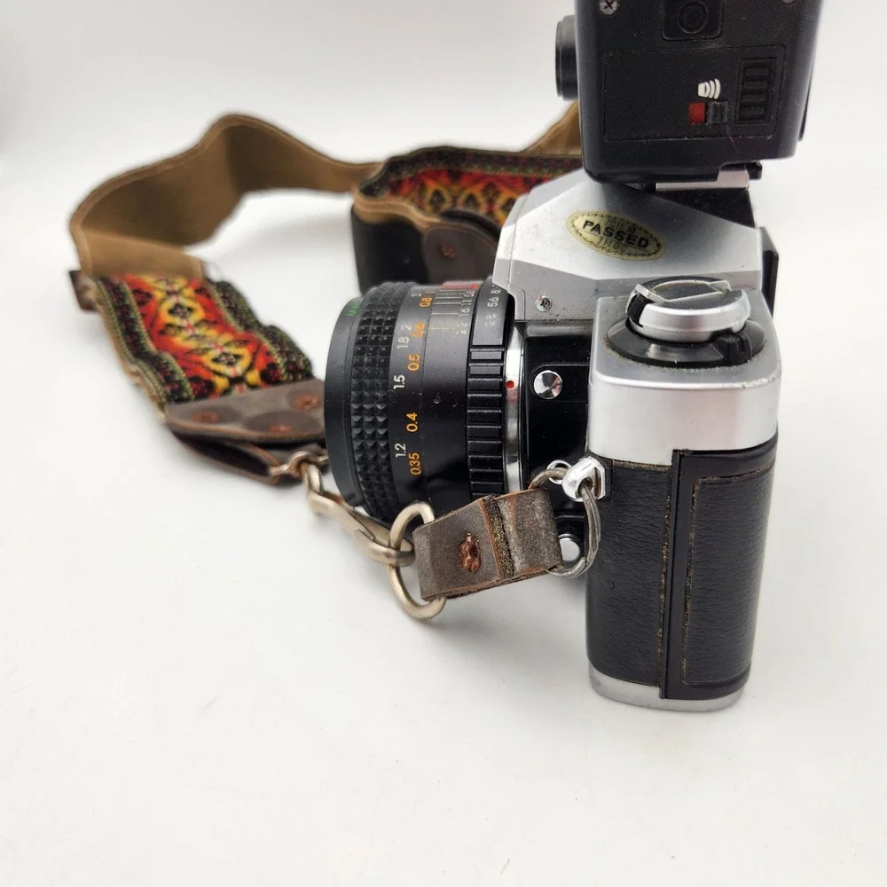 Minolta XG 9 35mm SLR Camera Sears 28mm f2.8 Macro Lens Vivitar 3200 Flash Strap